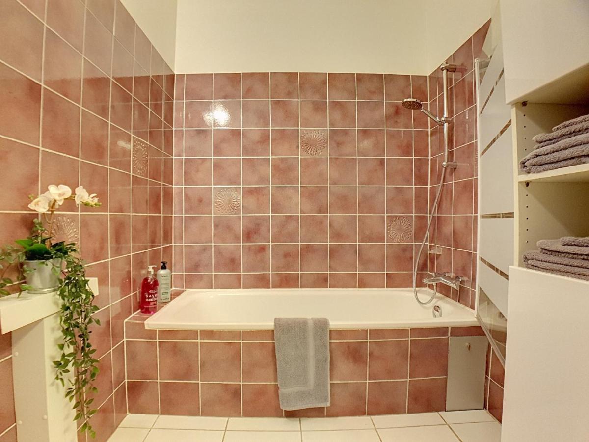 Stop Chez M Cozy # Qualite # Confort # Simplicite Pierre-Bénite Exterior foto